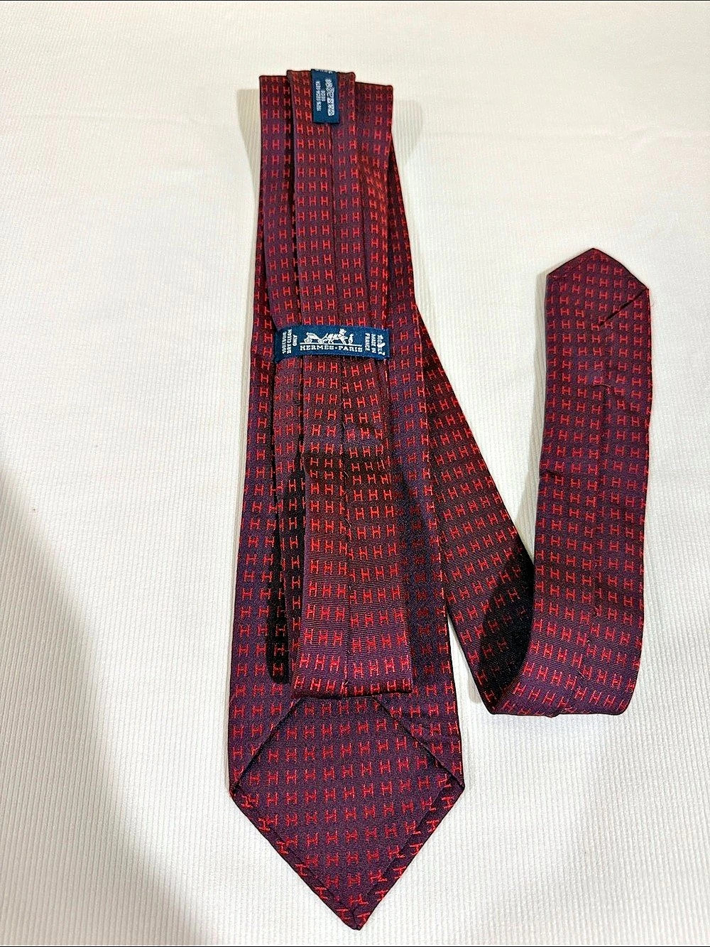 Hermès Faconnee H Silk Tie Red & Black